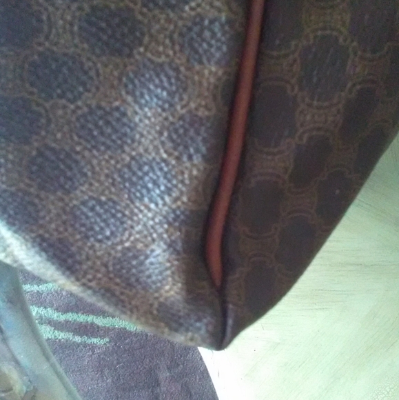 BEAUTIFUL CELINE DUFFLE BAG (EXTREMELY LARGE) FABULOUS CONDITION LEATHER TRIM - Picture 10 of 17